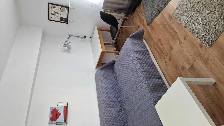 Apartament cu 4 camere decomandat în Central