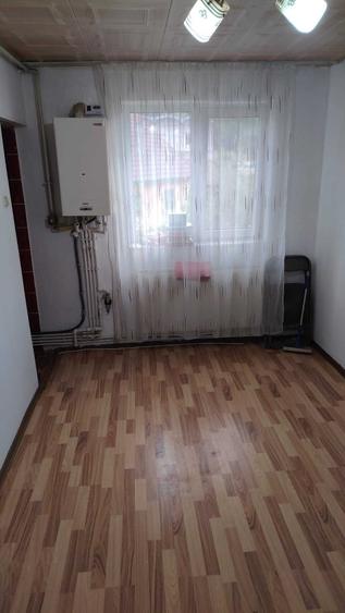 Apartament cu 2 camere semidecomandat în Petros