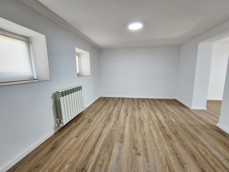 Casă individuală cu 4 camere cu Canalizare în Casa de Cultură