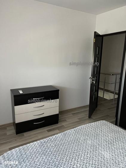 Apartament cu 3 camere semidecomandat în Colentina