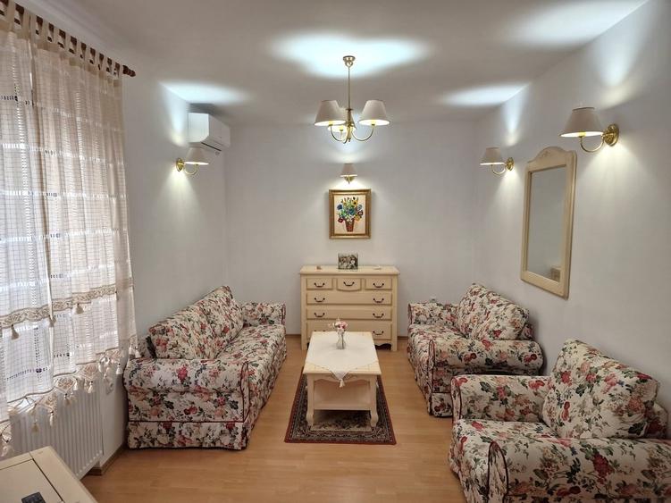 Apartament cu 3 camere semidecomandat în Floreasca