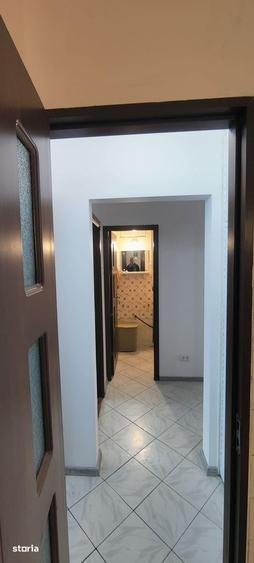 Apartament cu 3 camere decomandat în 1 Mai