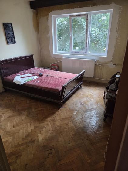 Apartament cu 3 camere semidecomandat în Nord
