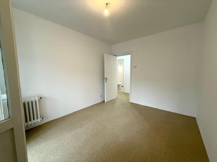 Apartament cu 3 camere semidecomandat în Lujerului