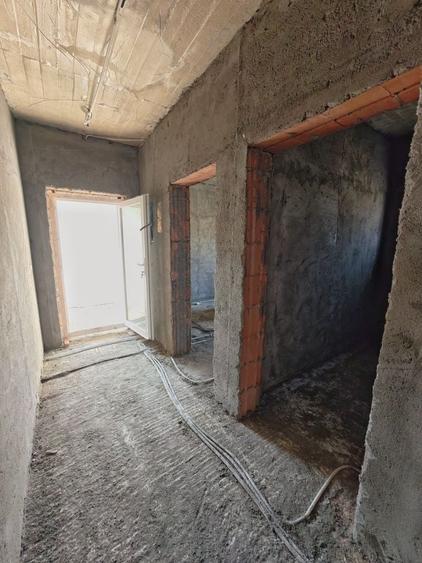 Casă cu 3 camere în Ghiroda