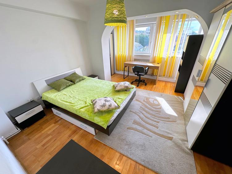 Apartament cu 3 camere decomandat în Central