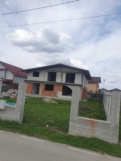 Casă cu 4 camere în Geamăna