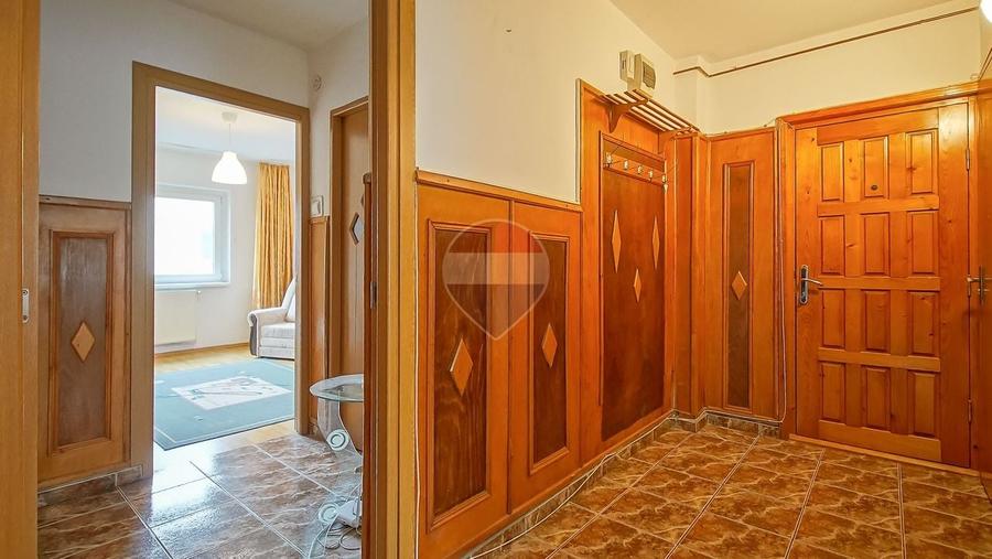 Apartament cu 3 camere decomandat în Gemenii