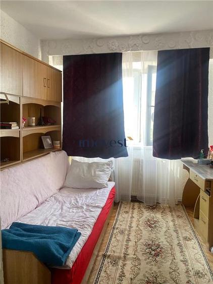 Apartament cu 3 camere decomandat în Micro 16