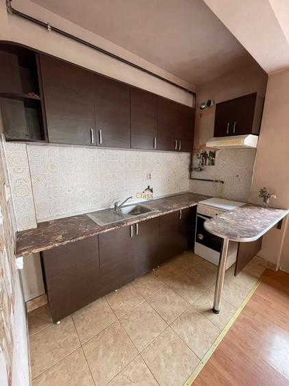 Apartament cu 2 camere semidecomandat, mobilat în Bună Ziua