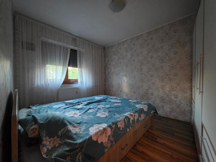 Apartament cu 3 camere semidecomandat în Giurgiului