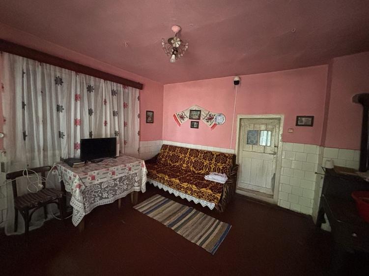 Casă cu 3 camere în Pădureni