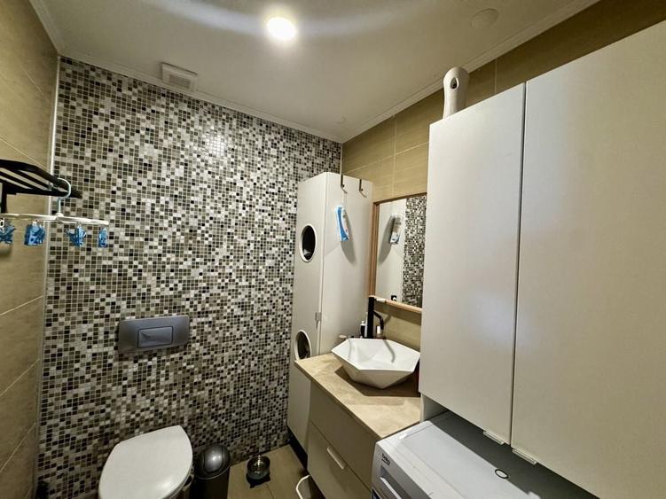 Apartament cu 3 camere semidecomandat în Ștefăneștii de Jos