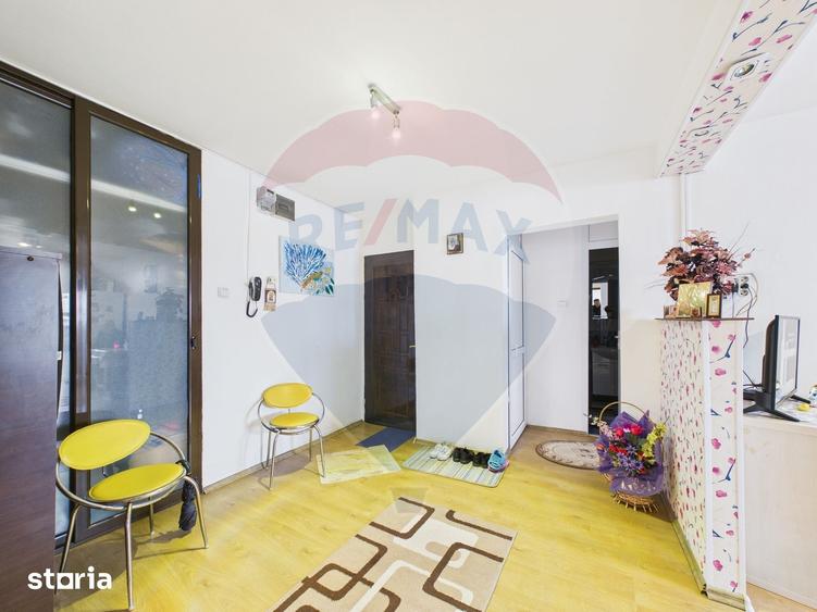 Apartament cu 4 camere decomandat în Rahova