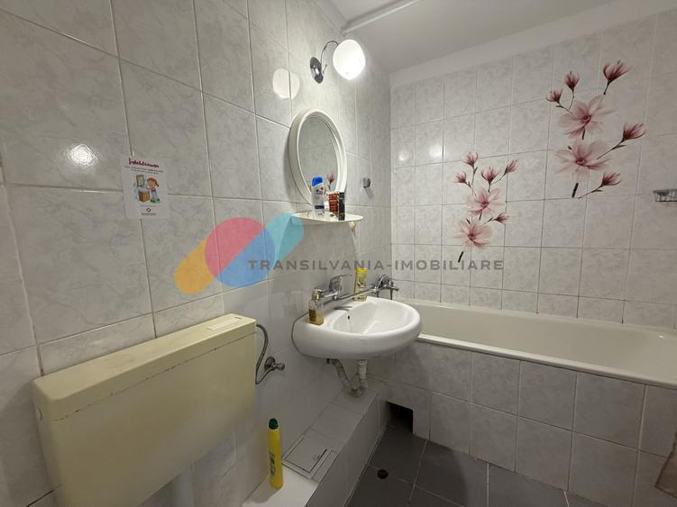 Apartament cu 3 camere decomandat în Mărăști