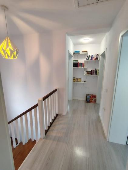 Duplex cu 4 camere cu Canalizare în Giroc