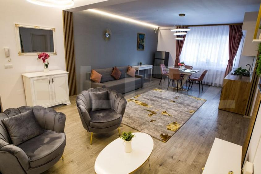 Apartament cu 3 camere semidecomandat în Central
