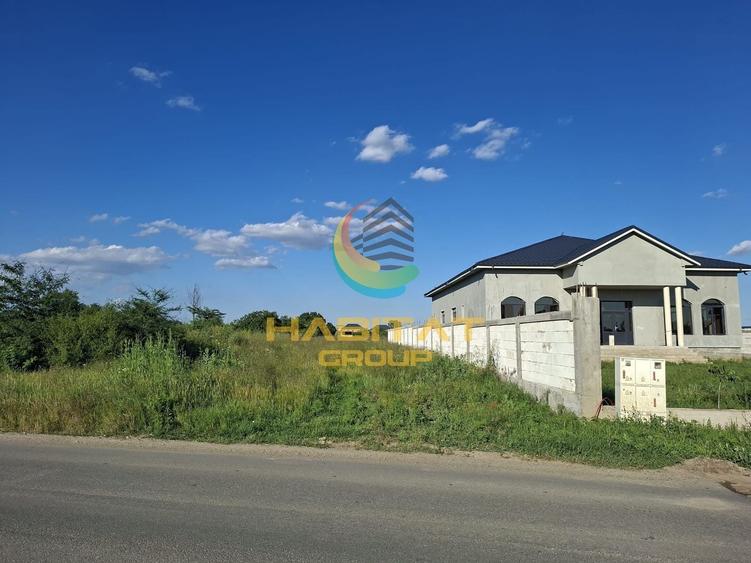 Teren Construcții intravilan de 1070 mp, în Est