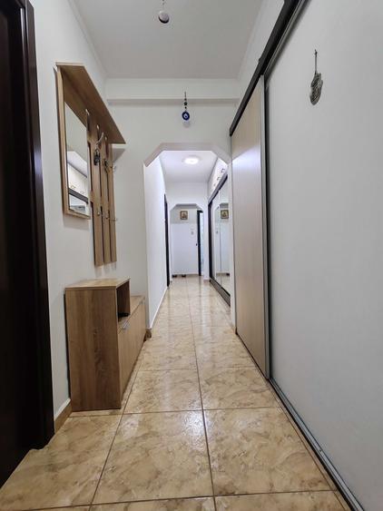 Apartament cu 3 camere decomandat în Berceni