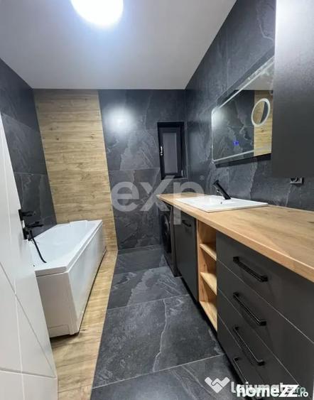 Casă cu 4 camere cu Teren 400 Mp în Bradu