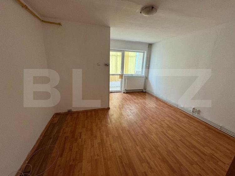 Garsonieră decomandată în Micro 15