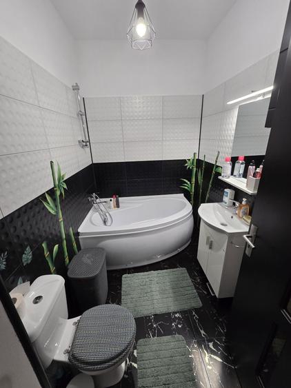 Apartament cu 2 camere semidecomandat, mobilat în Energia