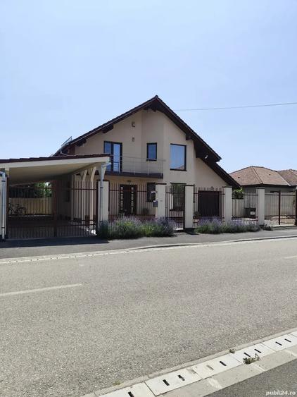 Casă cu 3 camere cu Teren 660 Mp în Ghiroda