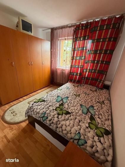 Apartament cu 2 camere semidecomandat în Craiovița Nouă