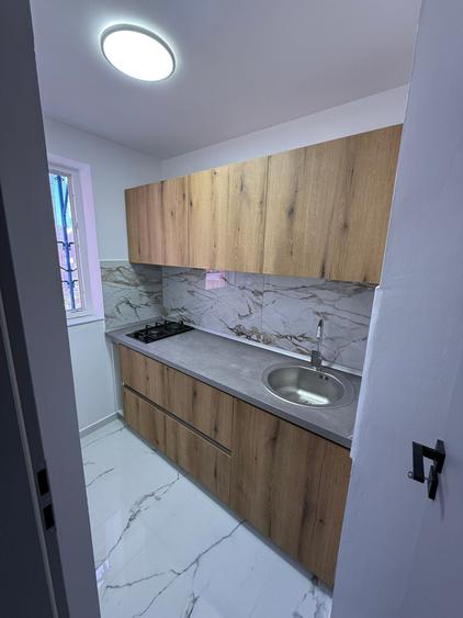 Garsonieră decomandată în Central