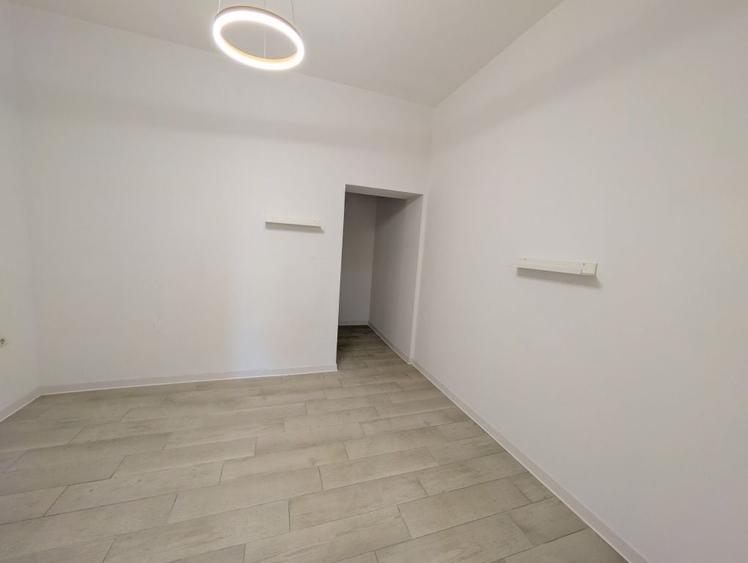 Spațiu comercial, de 40 mp, în Central