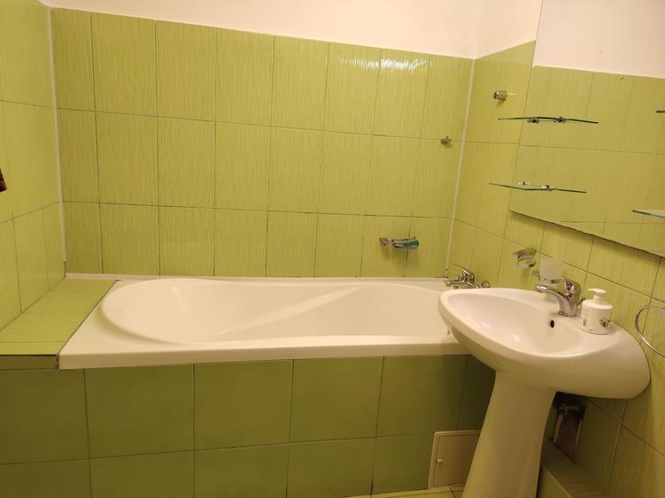 Apartament cu 2 camere decomandat în Drumul Taberei