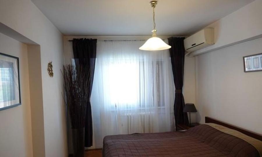 Apartament cu 3 camere decomandat, mobilat în Universitate