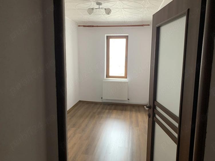 Apartament cu 3 camere semidecomandat în Central