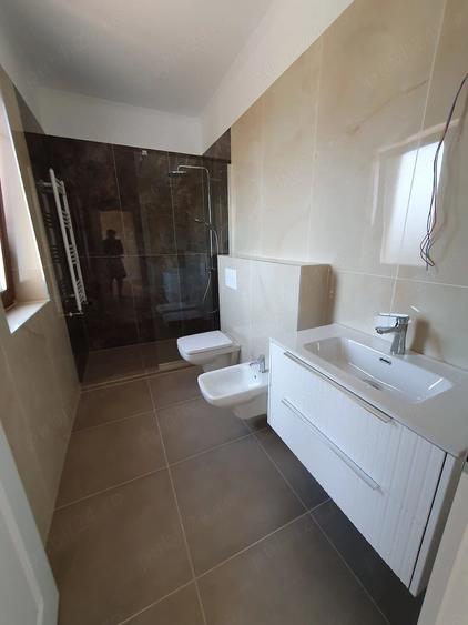 Casă cu 3 camere cu Teren 300 Mp în Exterior Vest