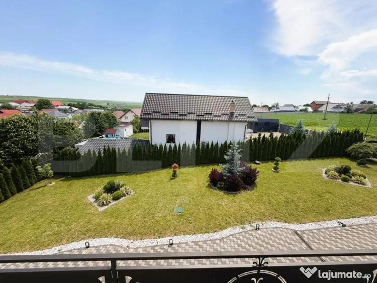 Casă cu 5 camere cu Teren 1453 Mp în Central