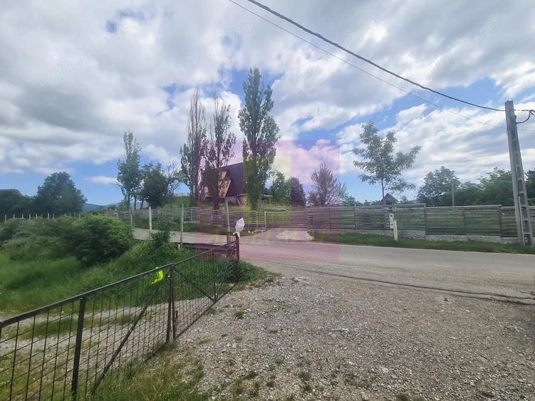 Teren de 9037 mp, în Central