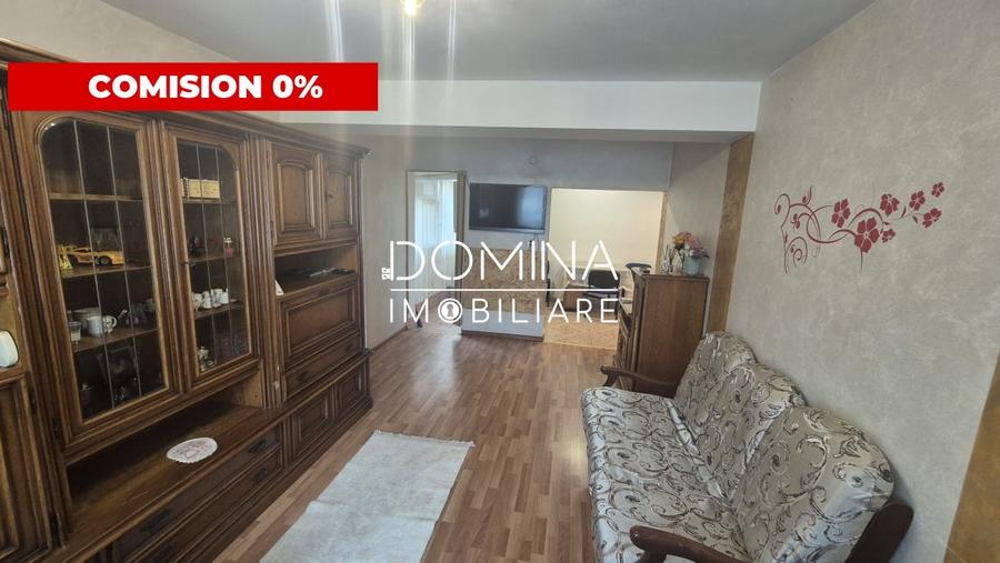 Apartament cu 3 camere semidecomandat, mobilat în Central