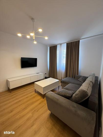 Apartament cu 3 camere semidecomandat în Central