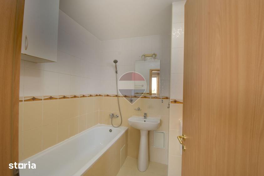 Apartament cu 4 camere decomandat în Aradului