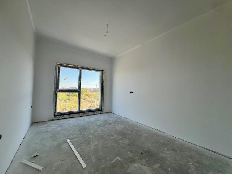 Casă cu 4 camere cu Teren 316 Mp în Săcălaz