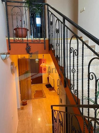 Casă individuală cu 5 camere cu Canalizare în Sud-Est
