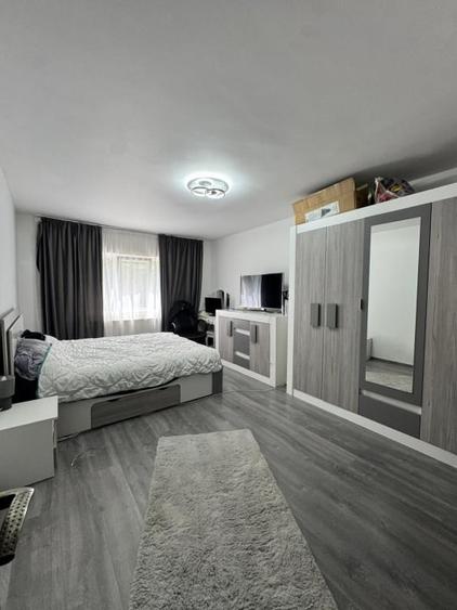 Apartament cu 3 camere decomandat, mobilat în Vasile Alecsandri