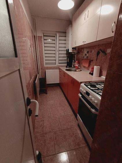 Apartament cu 3 camere semidecomandat în Nord