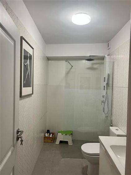 Casă cu 5 camere cu Teren 190 Mp în Polonă