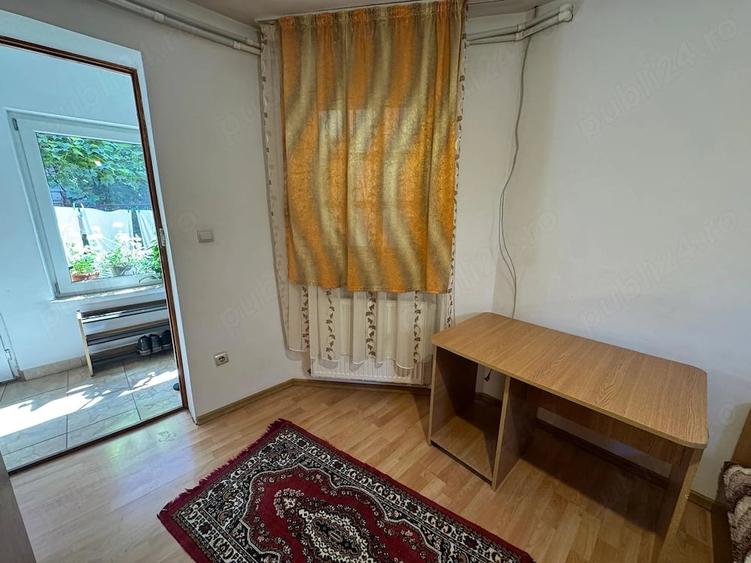 Garsonieră decomandată în 1 Mai