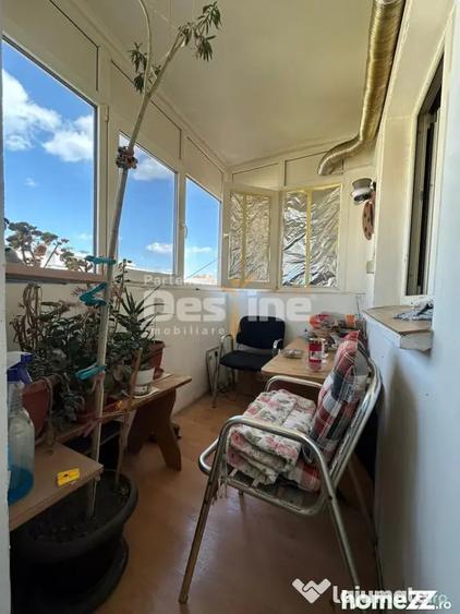 Apartament cu 3 camere decomandat, mobilat în Vitan