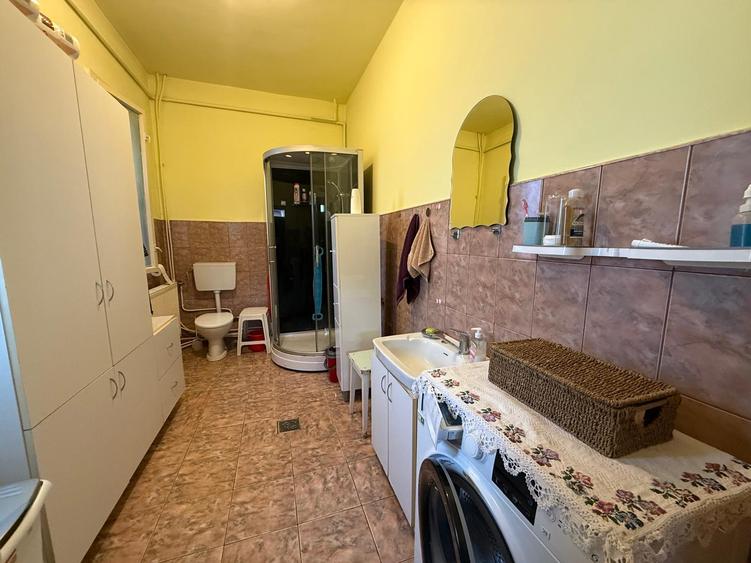 Casă individuală cu 3 camere cu Canalizare în Dâmbul Rotund