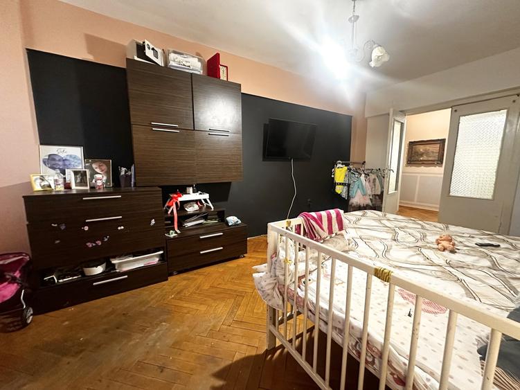 Apartament cu 4 camere decomandat, mobilat în Șagului