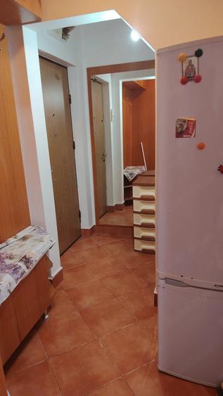 Apartament cu 2 camere decomandat în Intim