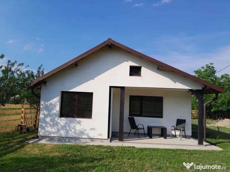 Casă cu 3 camere în Merișani